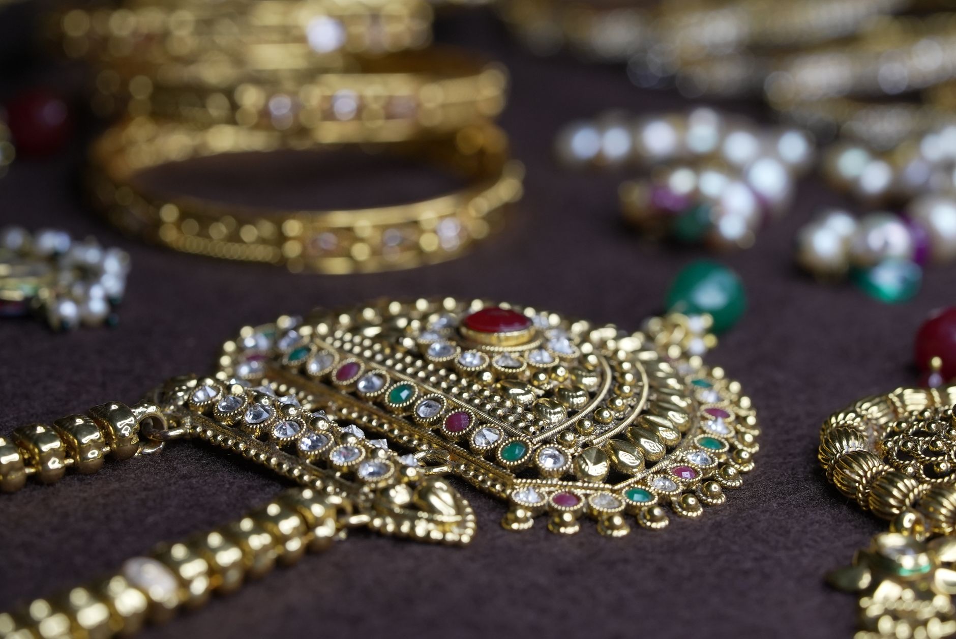 7 Wedding Anniversary Gift Ideas You Can Give Your Mom and Dad